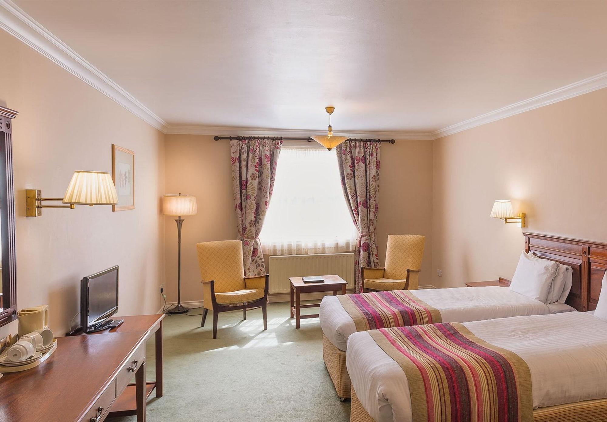 Londonderry Arms Hotel Карнлок Екстериор снимка