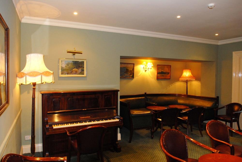 Londonderry Arms Hotel Карнлок Екстериор снимка