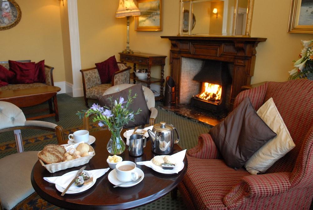 Londonderry Arms Hotel Карнлок Екстериор снимка