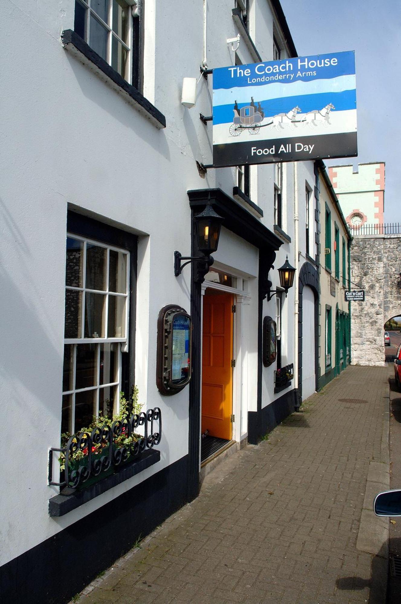 Londonderry Arms Hotel Карнлок Екстериор снимка