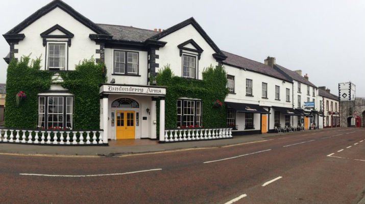 Londonderry Arms Hotel Карнлок Екстериор снимка