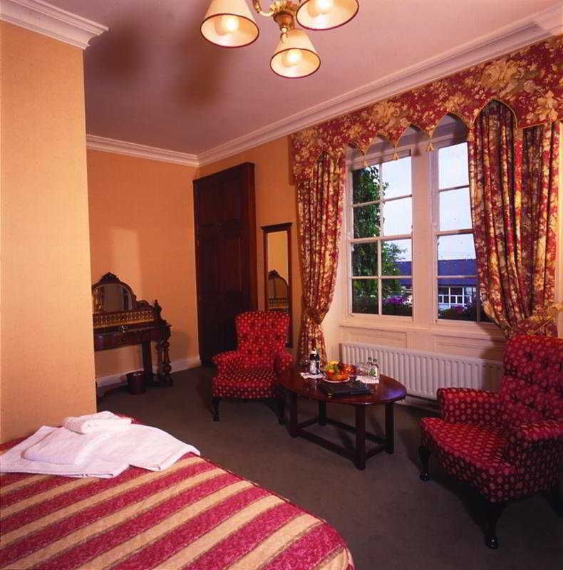 Londonderry Arms Hotel Карнлок Екстериор снимка