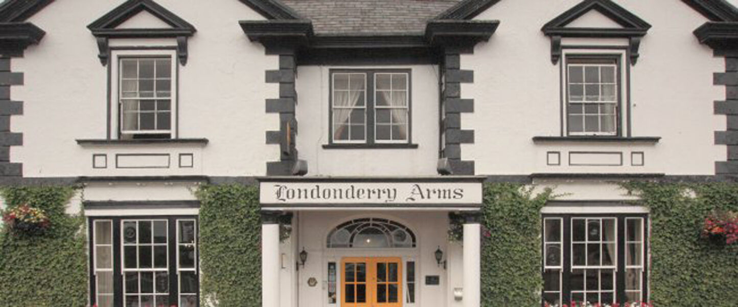 Londonderry Arms Hotel Карнлок Екстериор снимка