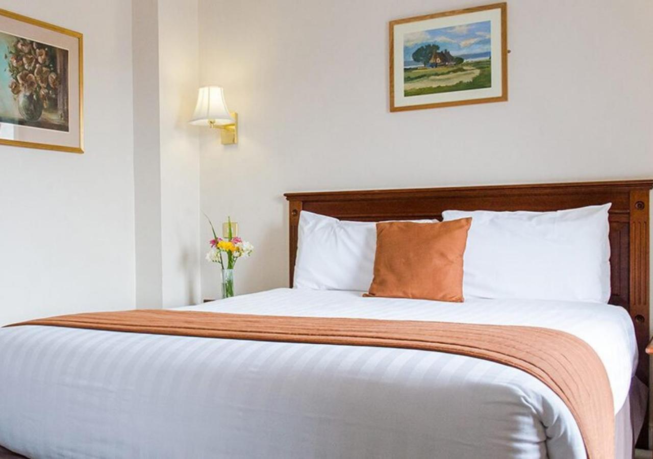 Londonderry Arms Hotel Карнлок Екстериор снимка